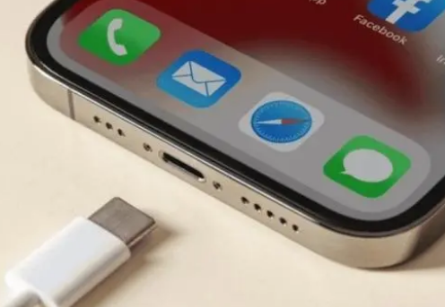 叶县苹果15维修分享iPhone15改USB-C接口后能和安卓用户互借充电器吗 